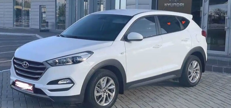 Cтекло боковое заднее двери от Hyundai Tucson